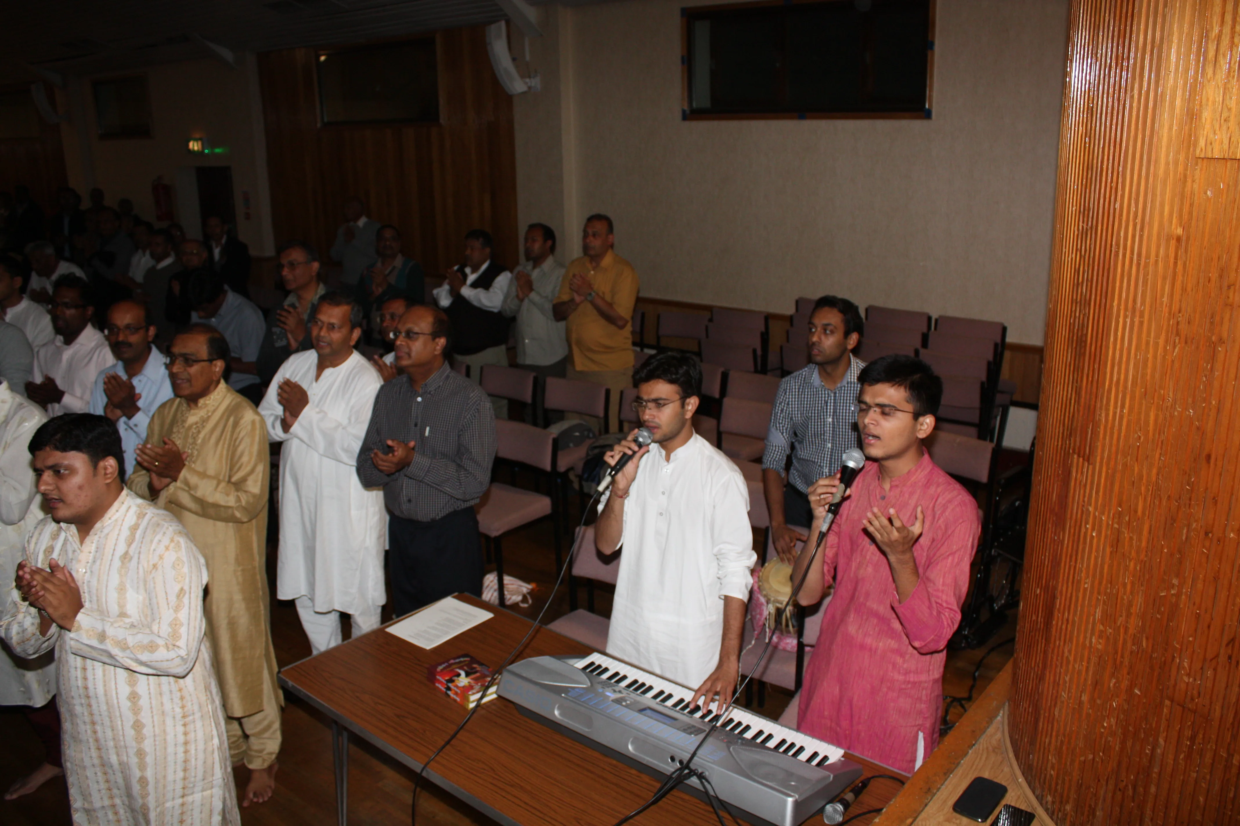 Evening Devotions: Bhakti Songs with the Veer Sainiks